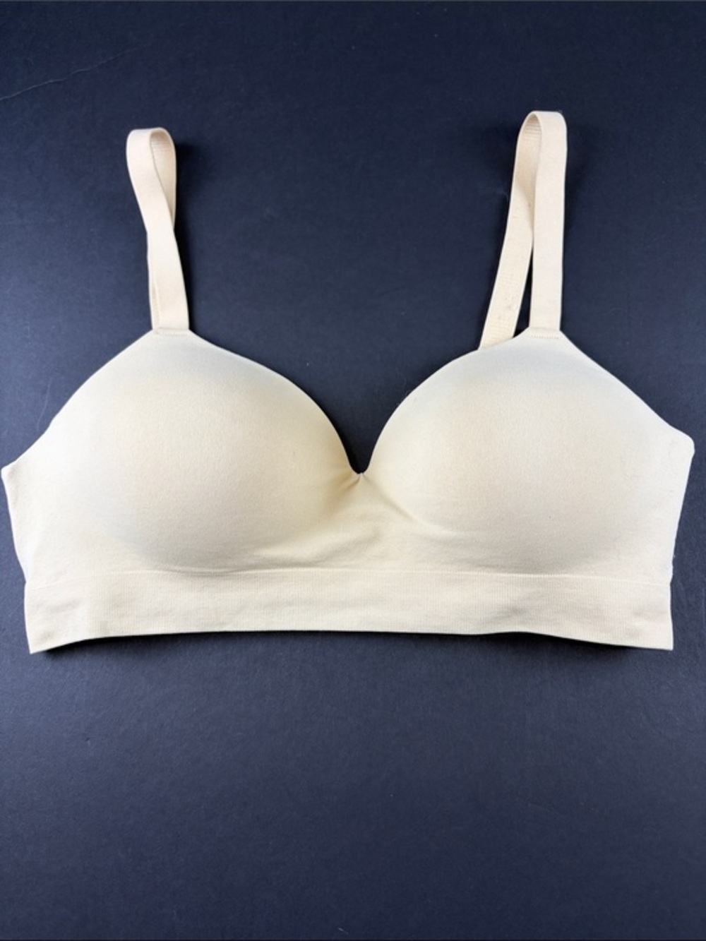 TRUEKIND DAILY COMFORT WIRELESS SHAPER BRA NUDE SEAMLESS SIZE SMALL